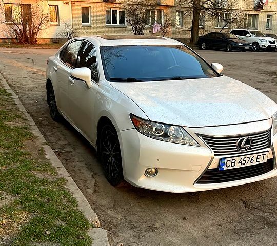 Белый Лексус ЕС, объемом двигателя 3.5 л и пробегом 320 тыс. км за 15500 $, фото 1 на Automoto.ua