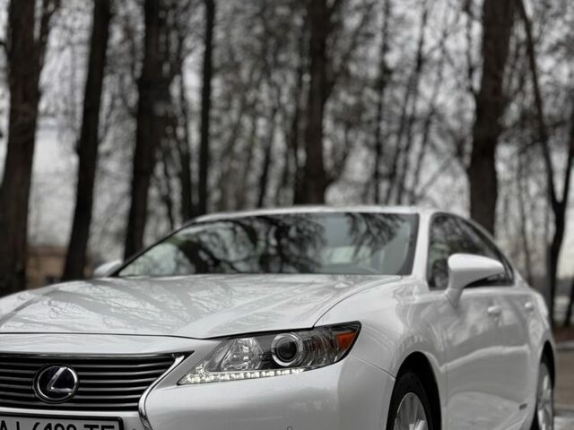 Белый Лексус ЕС, объемом двигателя 2.5 л и пробегом 80 тыс. км за 19800 $, фото 1 на Automoto.ua