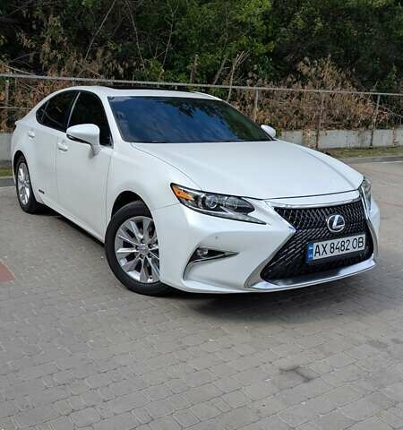 Белый Лексус ЕС, объемом двигателя 2.49 л и пробегом 188 тыс. км за 16500 $, фото 1 на Automoto.ua