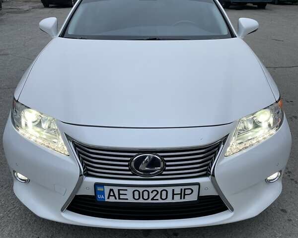 Белый Лексус ЕС, объемом двигателя 2.5 л и пробегом 133 тыс. км за 18500 $, фото 1 на Automoto.ua
