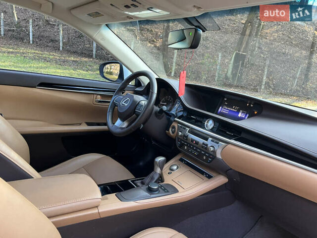 Белый Лексус ЕС, объемом двигателя 3.5 л и пробегом 75 тыс. км за 22800 $, фото 1 на Automoto.ua