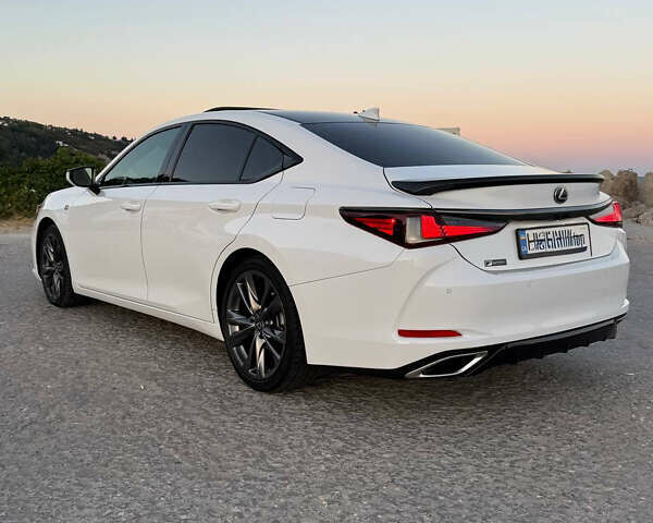 Белый Лексус ЕС, объемом двигателя 3.5 л и пробегом 65 тыс. км за 38000 $, фото 1 на Automoto.ua