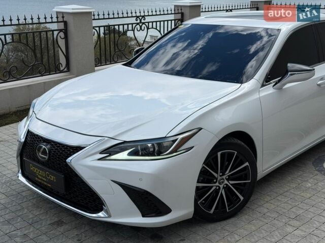 Білий Лексус ЕС, об'ємом двигуна 2.49 л та пробігом 65 тис. км за 37900 $, фото 1 на Automoto.ua