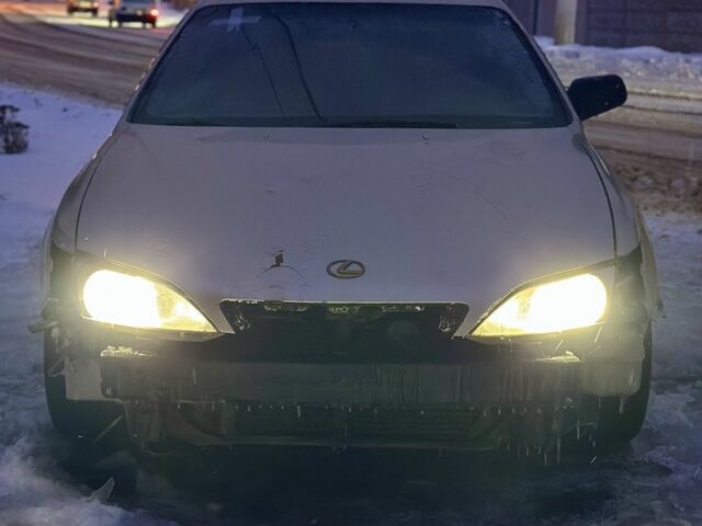 Бежевый Лексус ЕС, объемом двигателя 3 л и пробегом 211 тыс. км за 1049 $, фото 1 на Automoto.ua