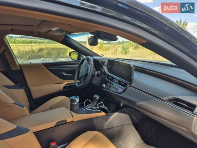 Черный Лексус ЕС, объемом двигателя 2.49 л и пробегом 34 тыс. км за 41500 $, фото 1 на Automoto.ua
