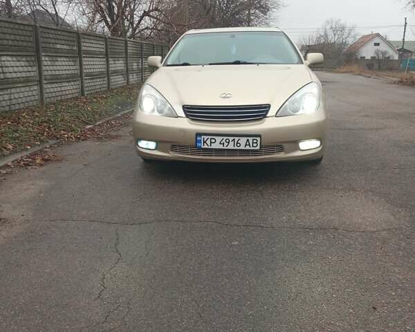 Желтый Лексус ЕС, объемом двигателя 3 л и пробегом 320 тыс. км за 4500 $, фото 1 на Automoto.ua