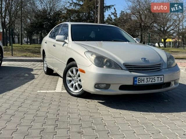 Серый Лексус ЕС, объемом двигателя 3 л и пробегом 350 тыс. км за 4999 $, фото 1 на Automoto.ua