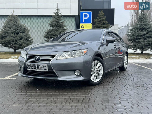 Сірий Лексус ЕС, об'ємом двигуна 2.49 л та пробігом 227 тис. км за 16300 $, фото 1 на Automoto.ua