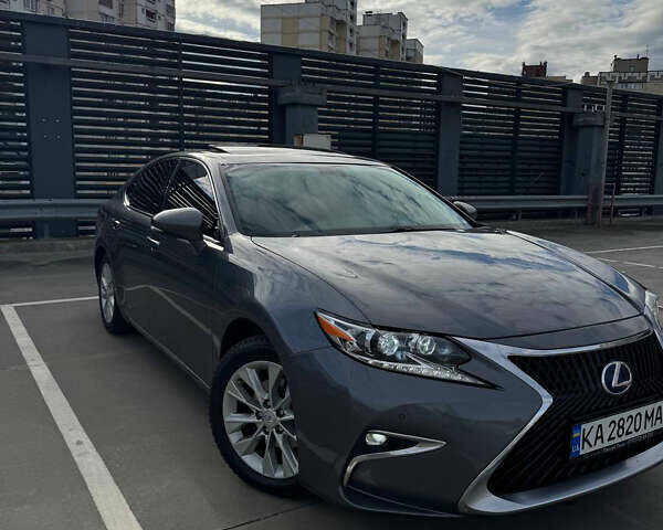 Серый Лексус ЕС, объемом двигателя 2.5 л и пробегом 170 тыс. км за 18900 $, фото 1 на Automoto.ua