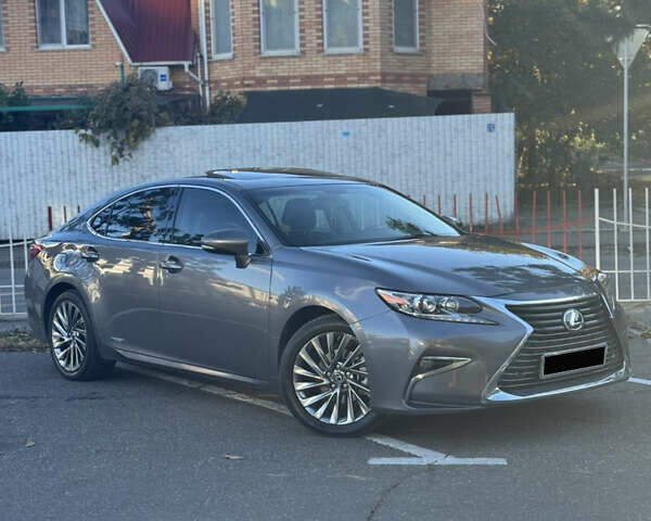 Серый Лексус ЕС, объемом двигателя 2.5 л и пробегом 190 тыс. км за 17000 $, фото 1 на Automoto.ua