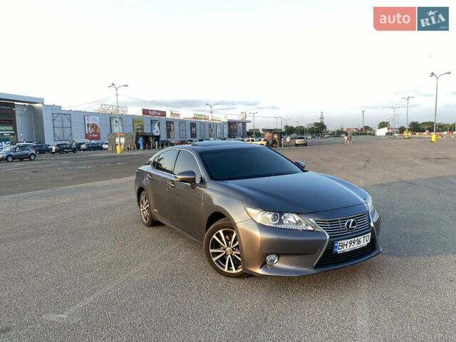 Серый Лексус ЕС, объемом двигателя 2.5 л и пробегом 187 тыс. км за 18300 $, фото 1 на Automoto.ua
