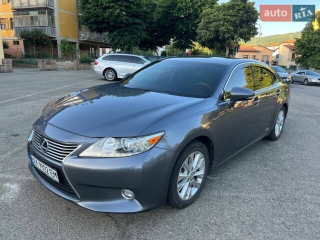 Серый Лексус ЕС, объемом двигателя 2.49 л и пробегом 200 тыс. км за 20000 $, фото 1 на Automoto.ua