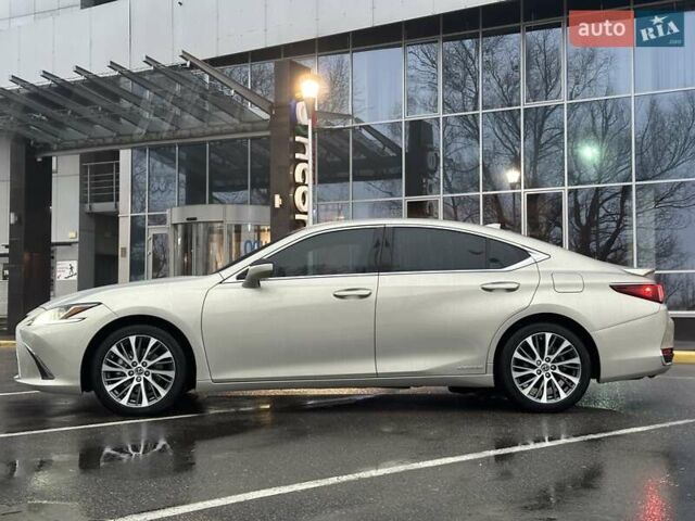 Серый Лексус ЕС, объемом двигателя 2.49 л и пробегом 51 тыс. км за 34900 $, фото 1 на Automoto.ua