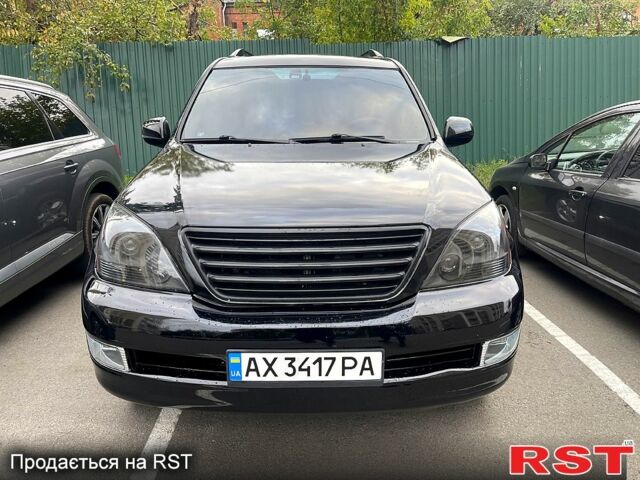 Чорний Лексус ГХ, об'ємом двигуна 4.7 л та пробігом 260 тис. км за 16500 $, фото 1 на Automoto.ua