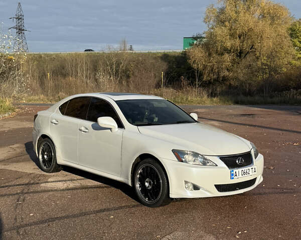 Білий Лексус ІС, об'ємом двигуна 2.5 л та пробігом 136 тис. км за 9500 $, фото 1 на Automoto.ua