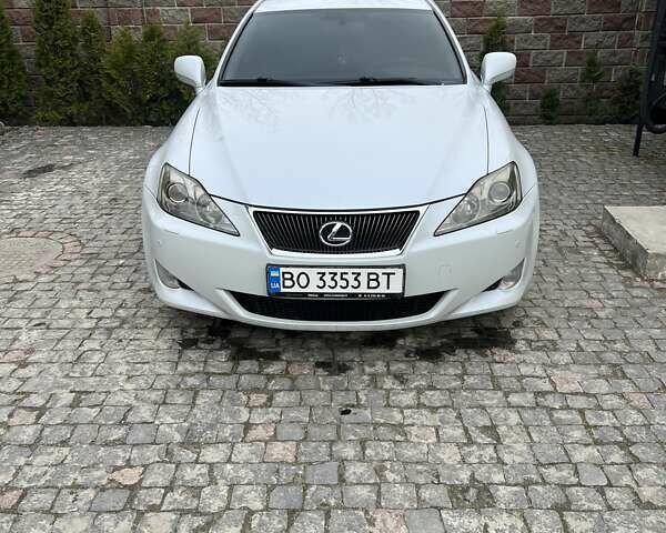 Белый Лексус ИС, объемом двигателя 2.23 л и пробегом 254 тыс. км за 9199 $, фото 1 на Automoto.ua