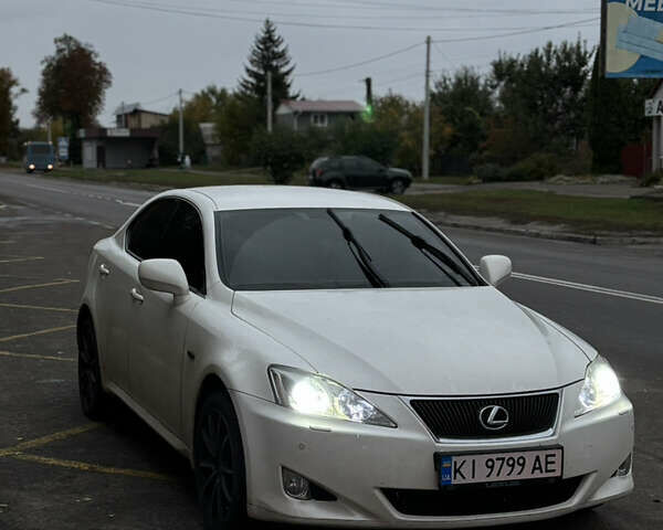 Білий Лексус ІС, об'ємом двигуна 2.23 л та пробігом 305 тис. км за 8700 $, фото 1 на Automoto.ua