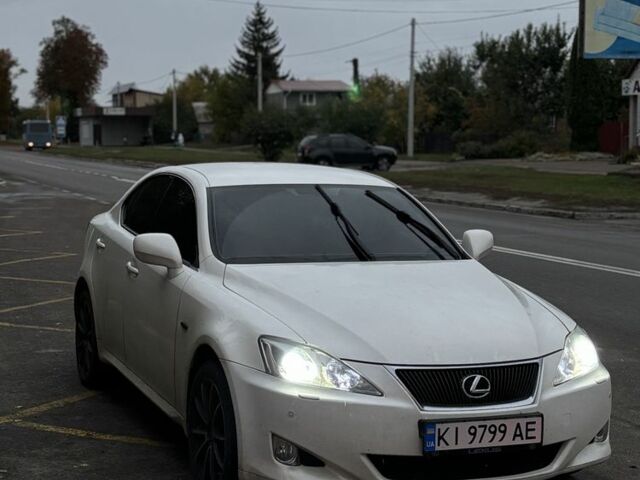 Білий Лексус ІС, об'ємом двигуна 2.2 л та пробігом 305 тис. км за 8700 $, фото 1 на Automoto.ua
