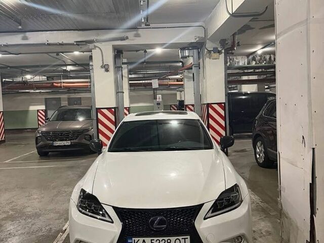 Білий Лексус ІС, об'ємом двигуна 2.5 л та пробігом 253 тис. км за 10000 $, фото 1 на Automoto.ua