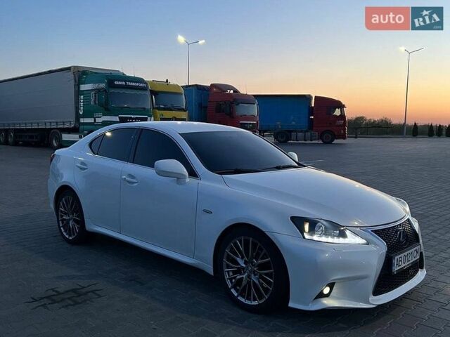 Белый Лексус ИС, объемом двигателя 2.5 л и пробегом 287 тыс. км за 8700 $, фото 1 на Automoto.ua