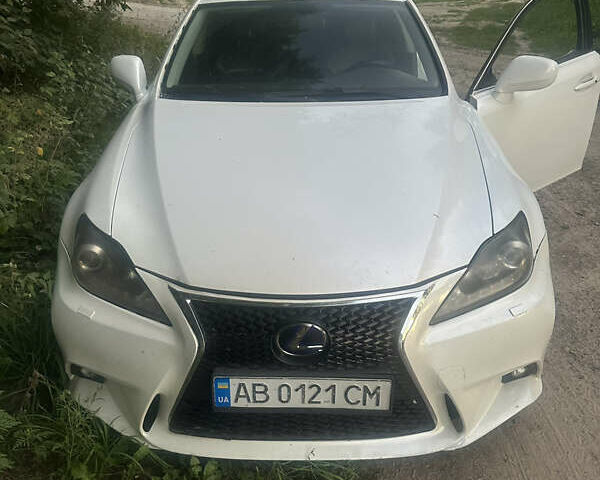 Білий Лексус ІС, об'ємом двигуна 2.5 л та пробігом 284 тис. км за 5800 $, фото 1 на Automoto.ua