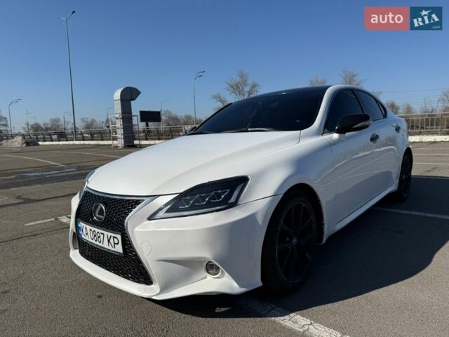 Белый Лексус ИС, объемом двигателя 2.5 л и пробегом 150 тыс. км за 12500 $, фото 1 на Automoto.ua