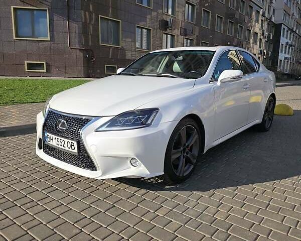 Белый Лексус ИС, объемом двигателя 2.5 л и пробегом 157 тыс. км за 13500 $, фото 1 на Automoto.ua