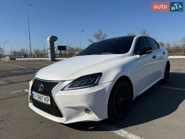 Білий Лексус ІС, об'ємом двигуна 2.5 л та пробігом 150 тис. км за 12500 $, фото 1 на Automoto.ua