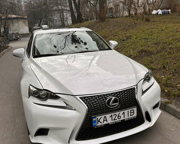 Белый Лексус ИС, объемом двигателя 2.5 л и пробегом 224 тыс. км за 16200 $, фото 1 на Automoto.ua