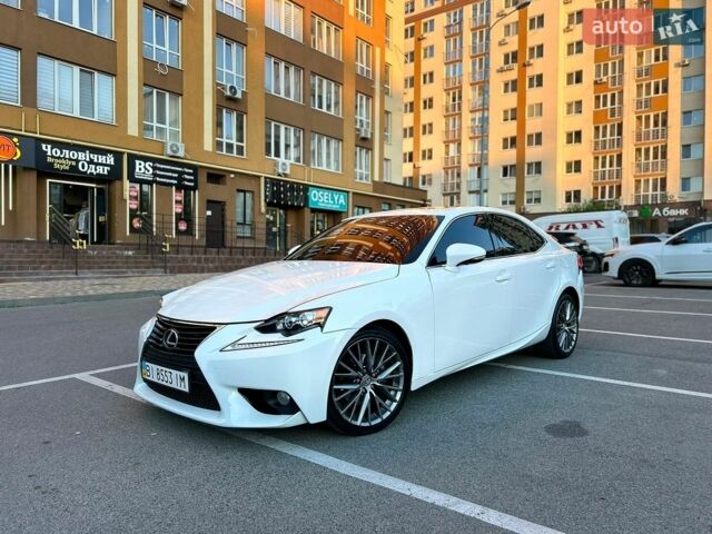 Белый Лексус ИС, объемом двигателя 2.5 л и пробегом 185 тыс. км за 13500 $, фото 1 на Automoto.ua