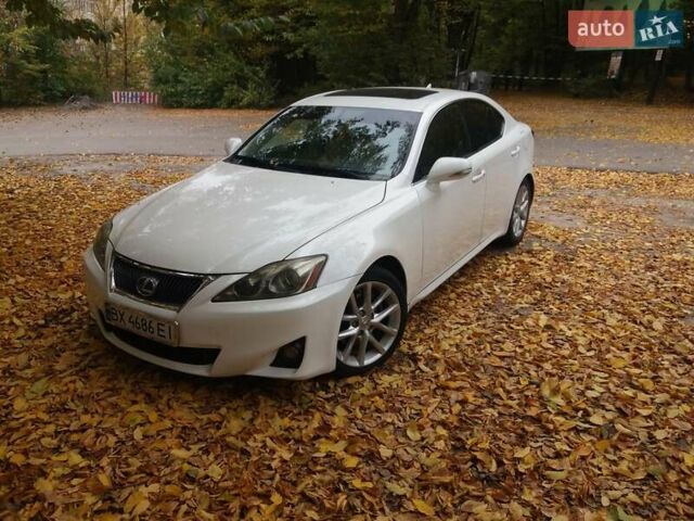 Белый Лексус ИС, объемом двигателя 2.5 л и пробегом 239 тыс. км за 11900 $, фото 1 на Automoto.ua