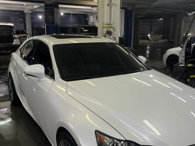 Белый Лексус ИС, объемом двигателя 2.5 л и пробегом 93 тыс. км за 15900 $, фото 1 на Automoto.ua