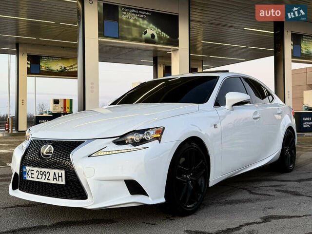 Белый Лексус ИС, объемом двигателя 2.5 л и пробегом 185 тыс. км за 14900 $, фото 1 на Automoto.ua