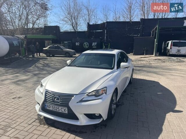 Белый Лексус ИС, объемом двигателя 2 л и пробегом 130 тыс. км за 16500 $, фото 1 на Automoto.ua