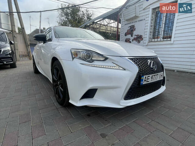 Белый Лексус ИС, объемом двигателя 2.49 л и пробегом 192 тыс. км за 18500 $, фото 1 на Automoto.ua