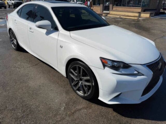 Белый Лексус ИС, объемом двигателя 3.5 л и пробегом 75 тыс. км за 3500 $, фото 1 на Automoto.ua