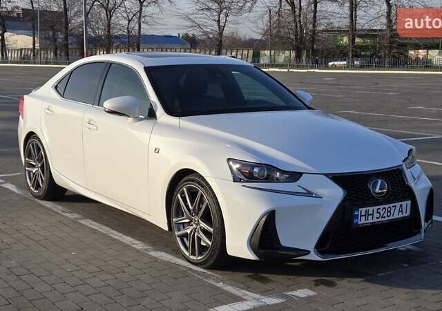 Белый Лексус ИС, объемом двигателя 2 л и пробегом 90 тыс. км за 26500 $, фото 1 на Automoto.ua