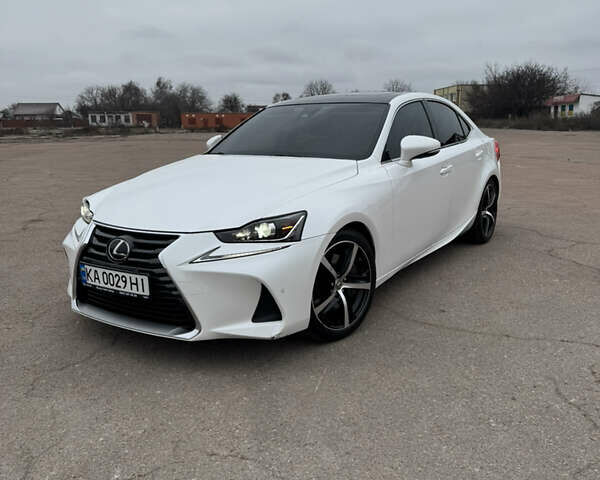 Білий Лексус ІС, об'ємом двигуна 2 л та пробігом 115 тис. км за 17500 $, фото 1 на Automoto.ua