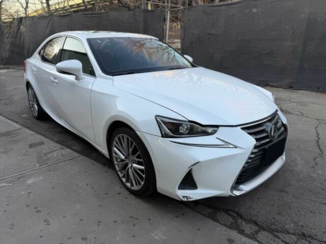 Белый Лексус ИС, объемом двигателя 2 л и пробегом 75 тыс. км за 5900 $, фото 1 на Automoto.ua