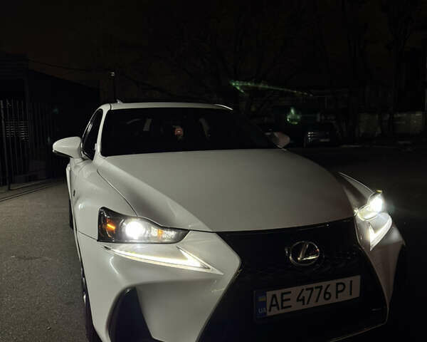 Білий Лексус ІС, об'ємом двигуна 2 л та пробігом 96 тис. км за 18500 $, фото 1 на Automoto.ua