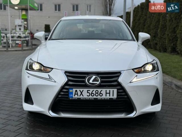 Білий Лексус ІС, об'ємом двигуна 2 л та пробігом 64 тис. км за 20500 $, фото 1 на Automoto.ua