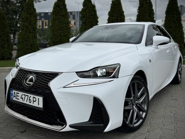 Белый Лексус ИС, объемом двигателя 2 л и пробегом 92 тыс. км за 17900 $, фото 1 на Automoto.ua