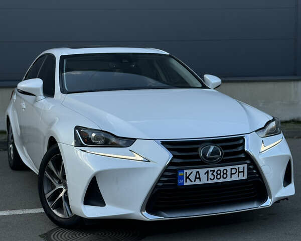 Білий Лексус ІС, об'ємом двигуна 2 л та пробігом 159 тис. км за 17799 $, фото 1 на Automoto.ua