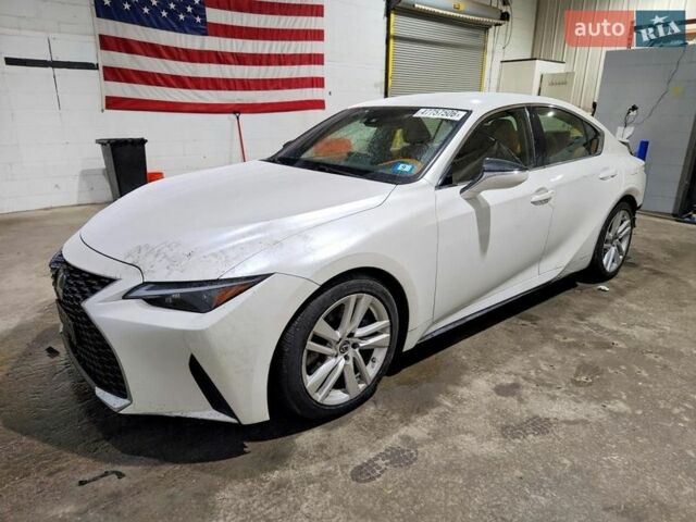 Белый Лексус ИС, объемом двигателя 2 л и пробегом 84 тыс. км за 11500 $, фото 1 на Automoto.ua