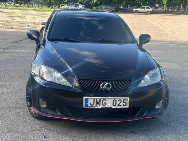 Чорний Лексус ІС, об'ємом двигуна 2 л та пробігом 325 тис. км за 5200 $, фото 1 на Automoto.ua