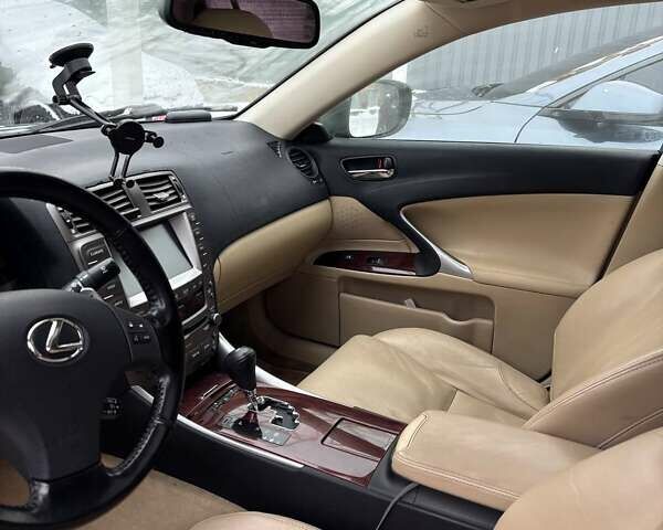 Чорний Лексус ІС, об'ємом двигуна 2.5 л та пробігом 181 тис. км за 7499 $, фото 1 на Automoto.ua