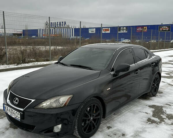 Черный Лексус ИС, объемом двигателя 2.5 л и пробегом 205 тыс. км за 8700 $, фото 1 на Automoto.ua