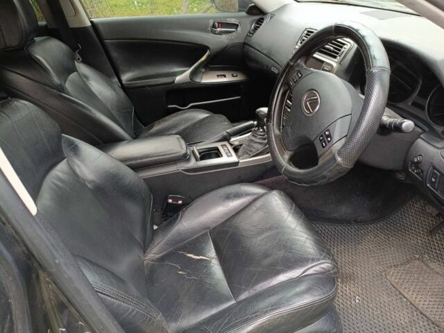 Чорний Лексус ІС, об'ємом двигуна 2.2 л та пробігом 300 тис. км за 1800 $, фото 1 на Automoto.ua