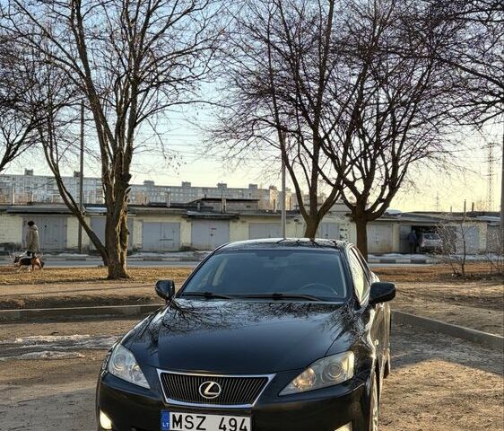 Черный Лексус ИС, объемом двигателя 2.2 л и пробегом 300 тыс. км за 4300 $, фото 1 на Automoto.ua
