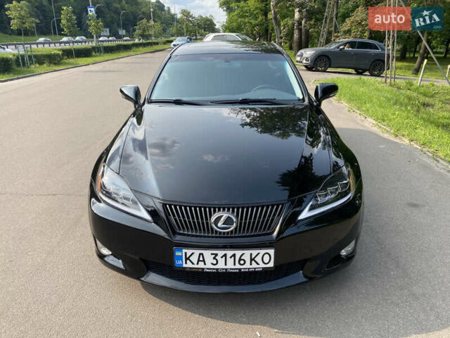 Черный Лексус ИС, объемом двигателя 2.5 л и пробегом 215 тыс. км за 11500 $, фото 1 на Automoto.ua